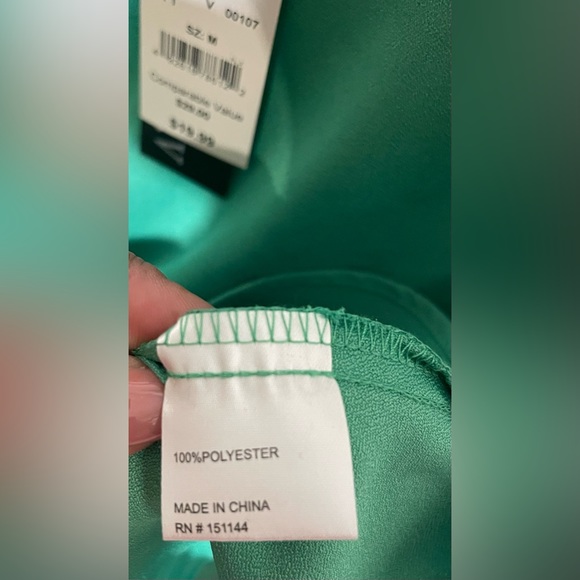 Green High Low Top Size Medium - Picture 6 of 7